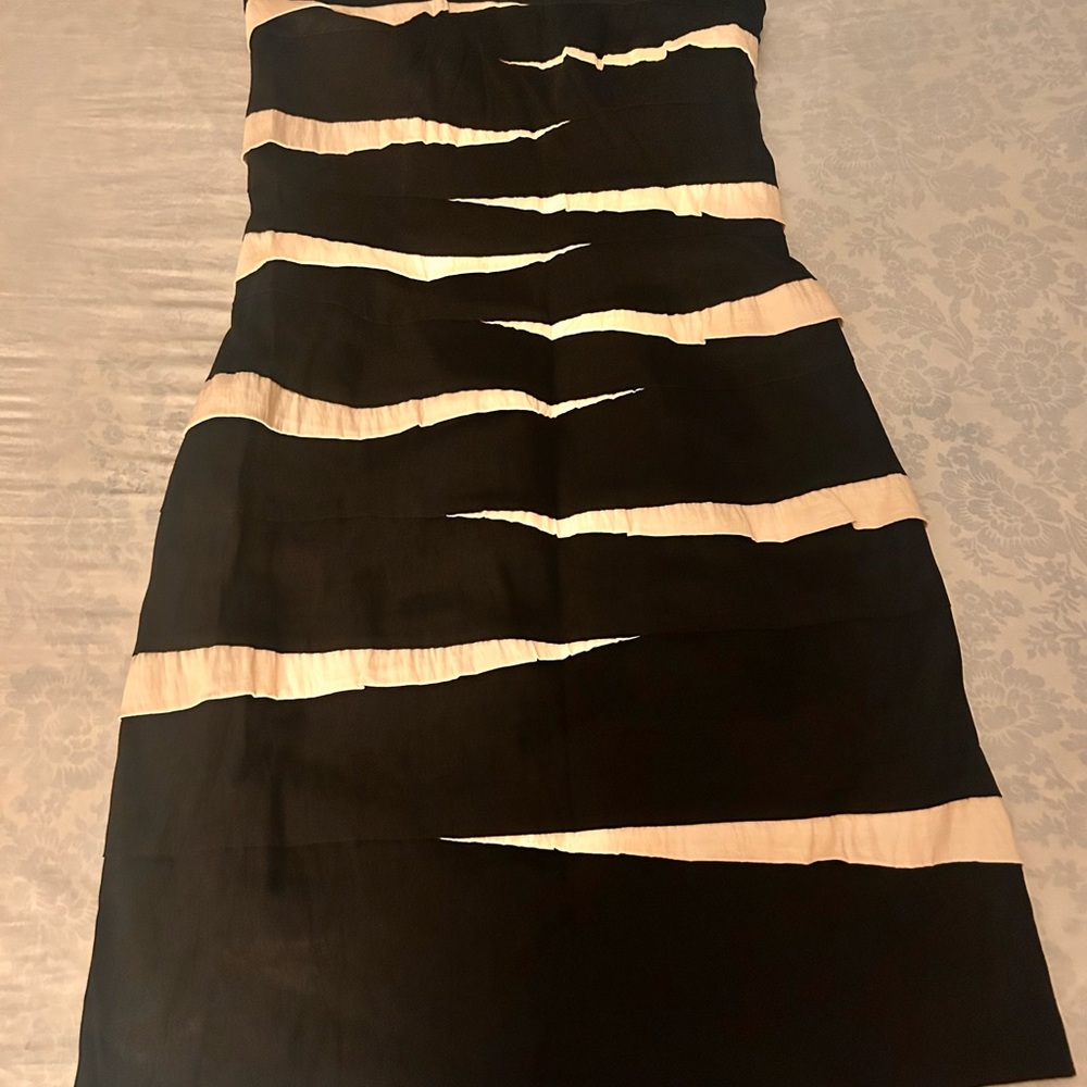 Women shoulder less dress
